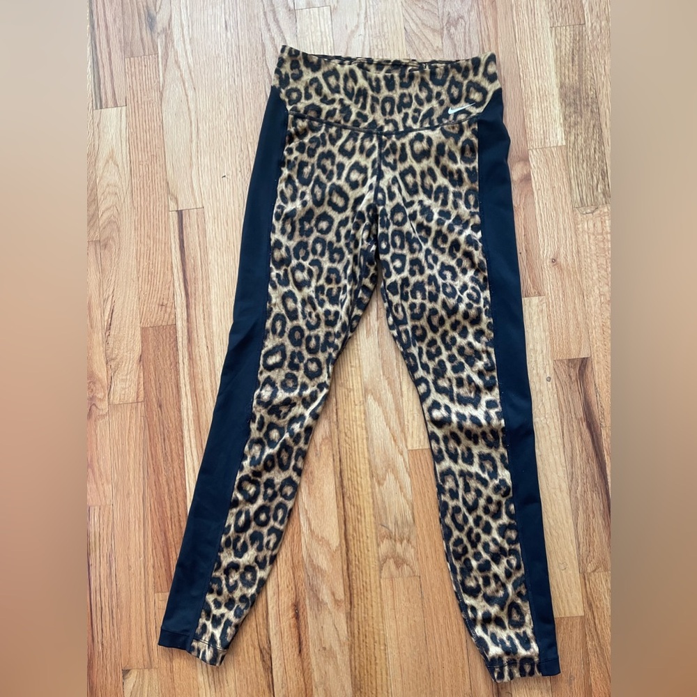 Nike dri fit leggings size small leopard